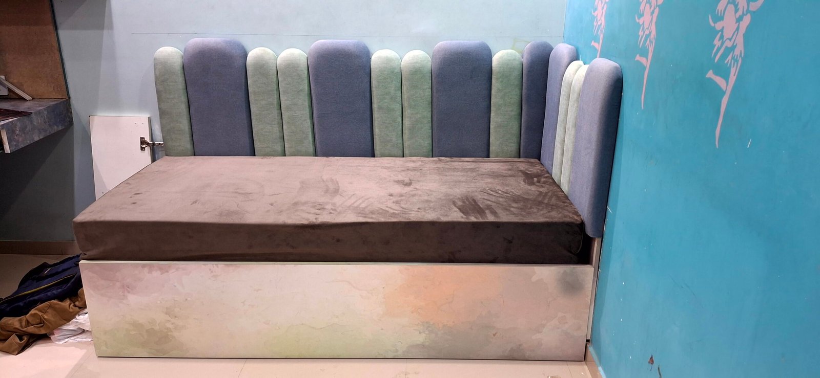 Solace Upholstered Daybed